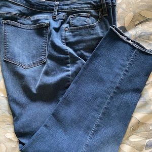 Chico’s So Slimming Girlfriend Slim Leg Distressed Jeans with unfinished Hem